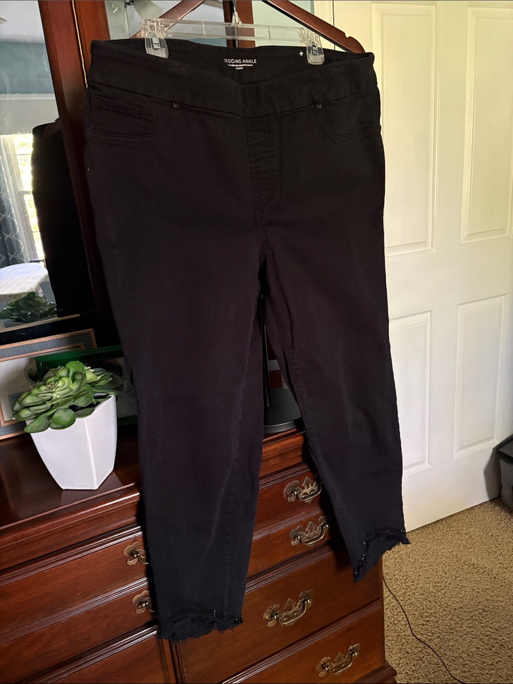 Chico’s Black Women’s Jegging Ankle Jeans - Classic Fit